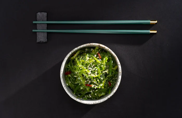 SALATA WAKAME