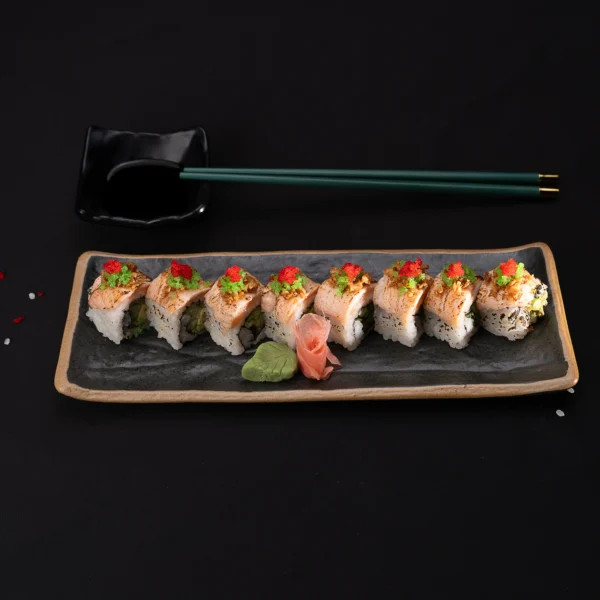 SALMON SEARED MAKI